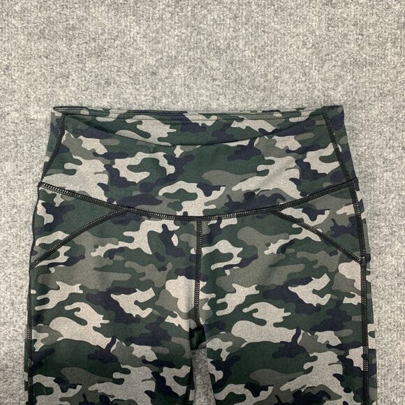 Fabletics Legging Womens XXS 2XS Moss Camo Lima Capri Lightweight Compression - Picture 3 of 13